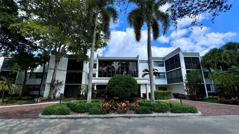 Picture of 16401 Golf Club Rd 101, Weston FL 33326