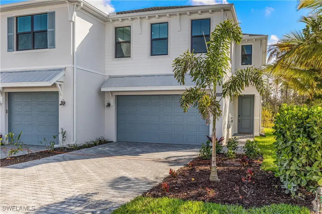 Picture of 13078 Pembroke Dr 13078, Naples, FL 34105