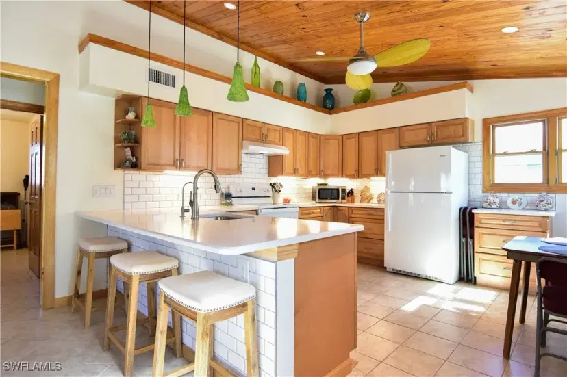 Picture of 150 Pearl St, Fort Myers Beach FL 33931