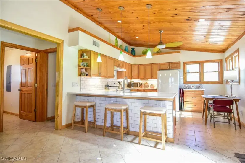 Picture of 150 Pearl St, Fort Myers Beach FL 33931