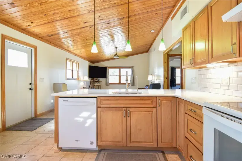 Picture of 150 Pearl St, Fort Myers Beach FL 33931