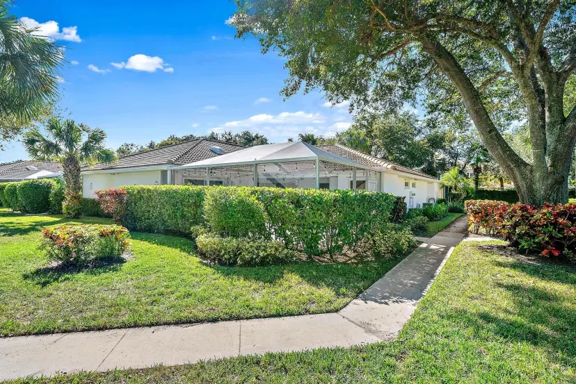 Picture of 8602 Chapman Oak Court, Palm Beach Gardens FL 33410