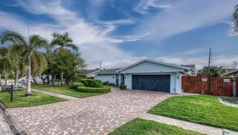 Picture of 4980 Napoli Dr, Naples FL 34103