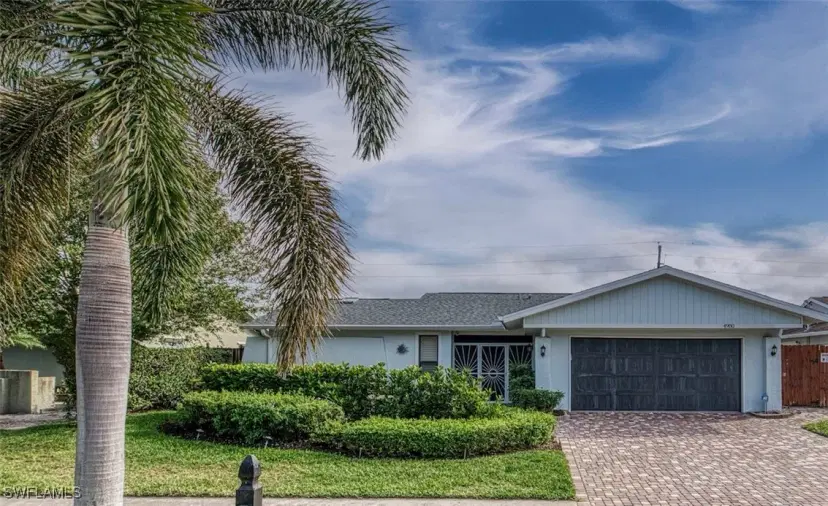 Picture of 4980 Napoli Dr, Naples FL 34103
