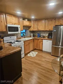 Picture of 16 Shoreland Dr, Fort Myers, FL 33905