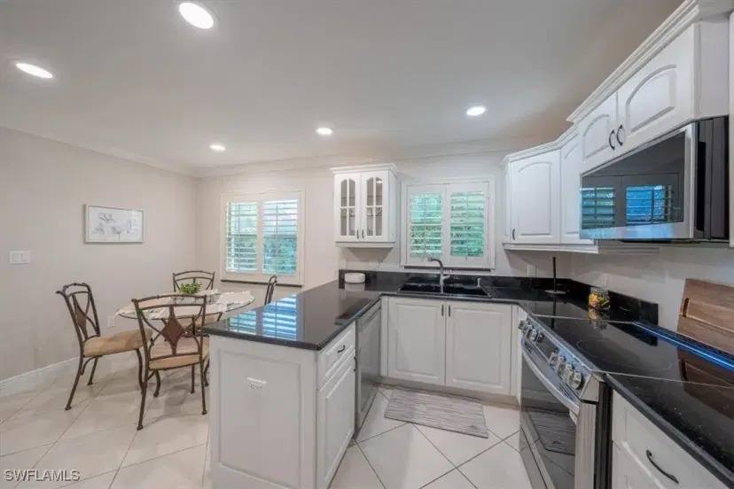 Picture of 3200 Binnacle Dr B3, Naples FL 34103