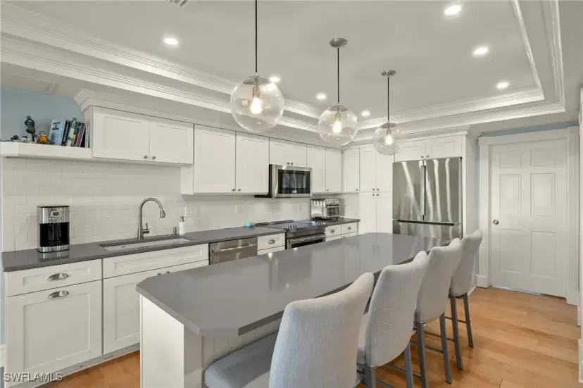 Picture of 411 Bella Vista Way E, Sanibel FL 33957