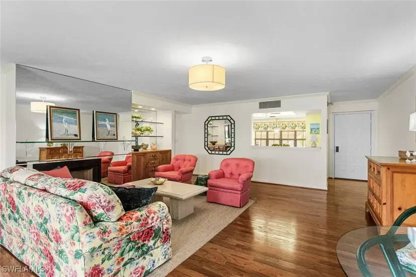 Picture of 525 Serendipity Dr 525, Naples FL 34108