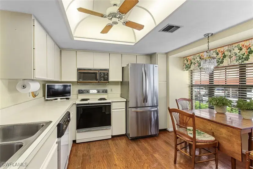 Picture of 525 Serendipity Dr 525, Naples FL 34108