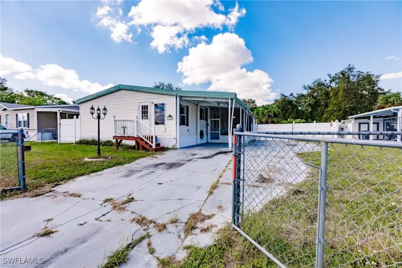 Picture of 7640 Peyraud Dr, North Fort Myers FL 33917