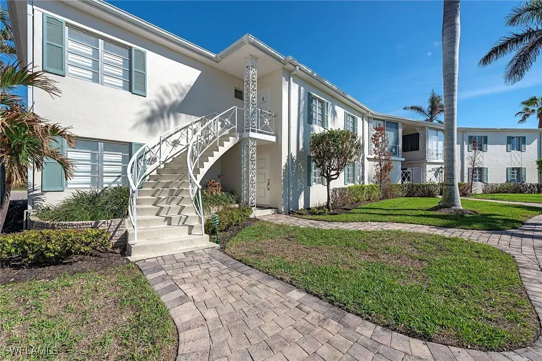 Picture of 1568 Gulf Shore Blvd N 5, Naples, FL 34102