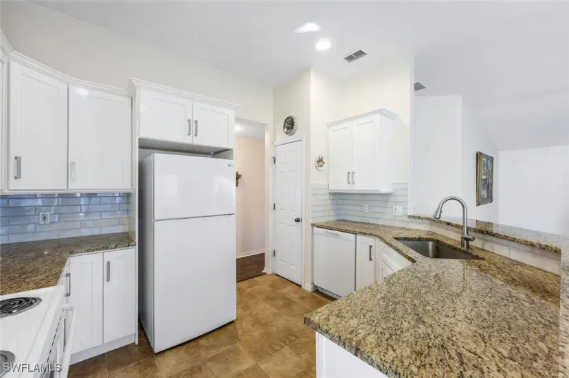 Picture of 23353 Olde Meadowbrook Cir, Estero FL 34134