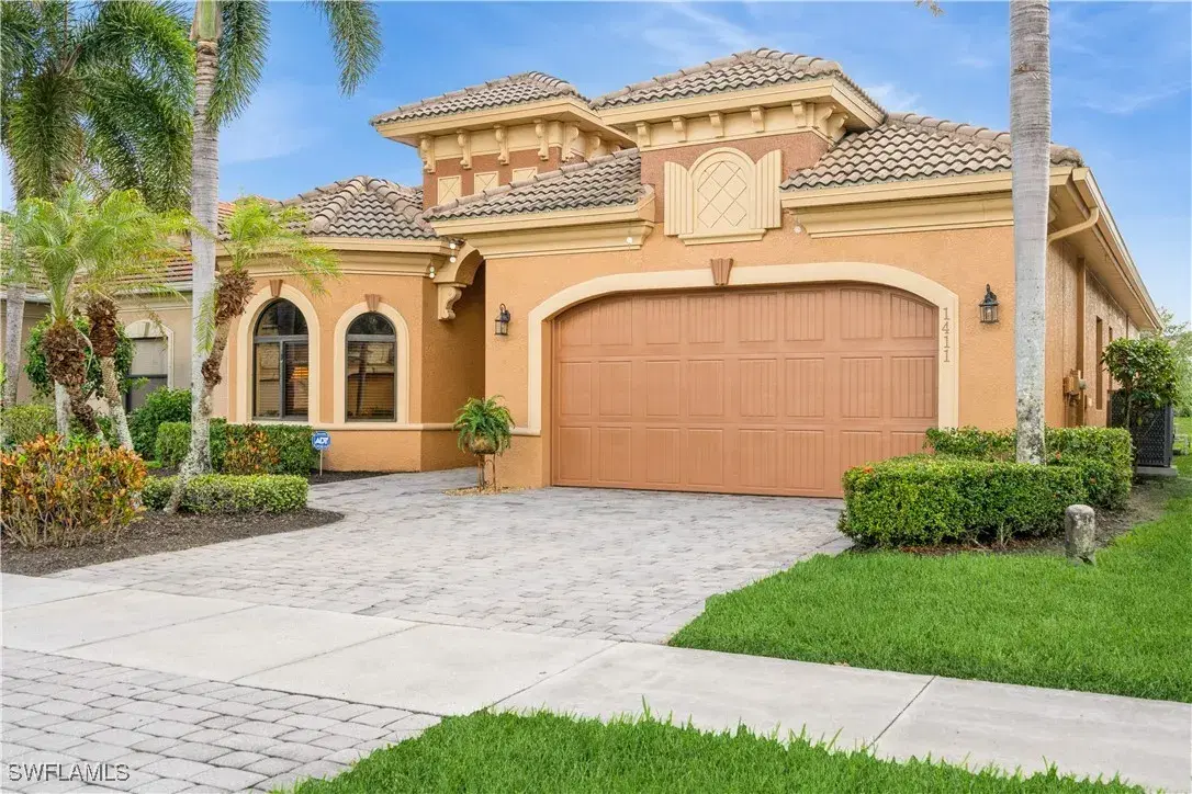 Picture of 1411 Serrano Cir, Naples, FL 34105