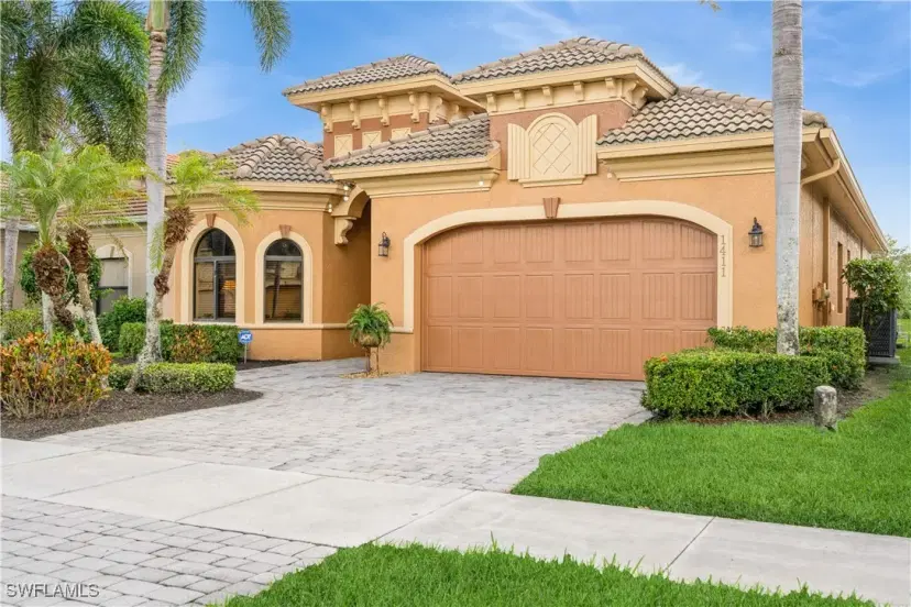 Picture of 1411 Serrano Cir, Naples FL 34105
