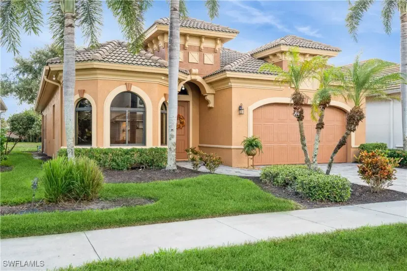 Picture of 1411 Serrano Cir, Naples FL 34105