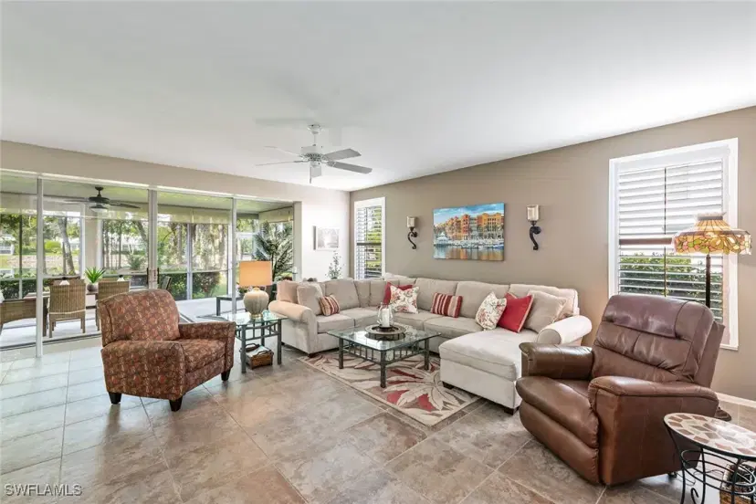 Picture of 760 Waterford Dr 104, Naples FL 34113