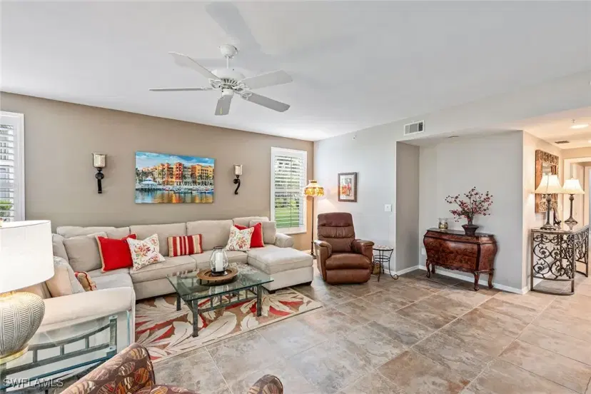 Picture of 760 Waterford Dr 104, Naples FL 34113