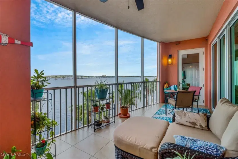 Picture of 2743 1St St 401, Fort Myers FL 33916