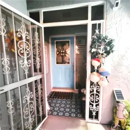 Picture of 168 Marseille Dr, Naples, FL 34112