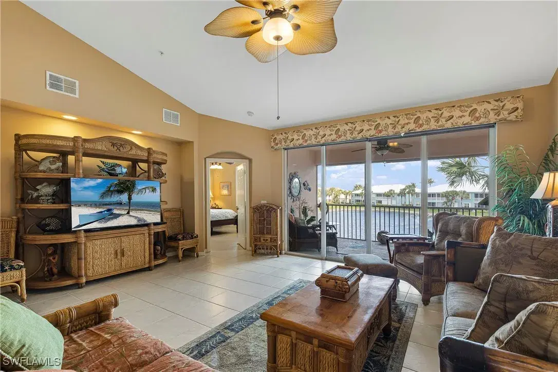 Picture of 1150 Sweetwater Ln 1207, Naples, FL 34110
