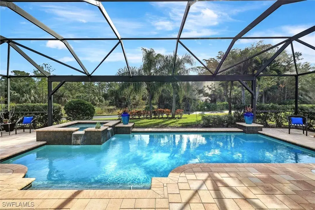 Picture of 9030 Quarry Dr, Naples, FL 34120