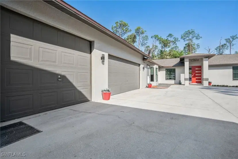 Picture of 11981 Plantation Rd, Fort Myers FL 33966