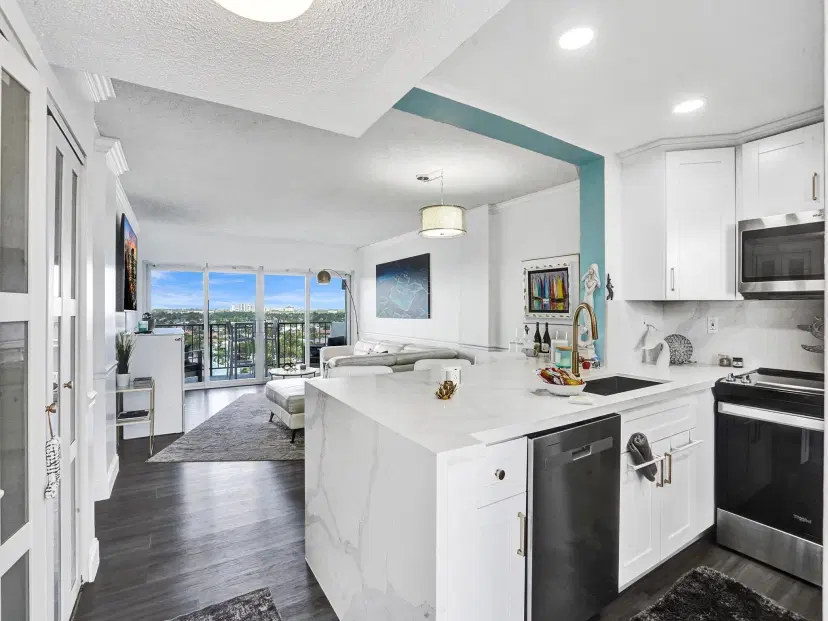 Picture of 801 S Federal Hwy 1004, Pompano Beach FL 33062