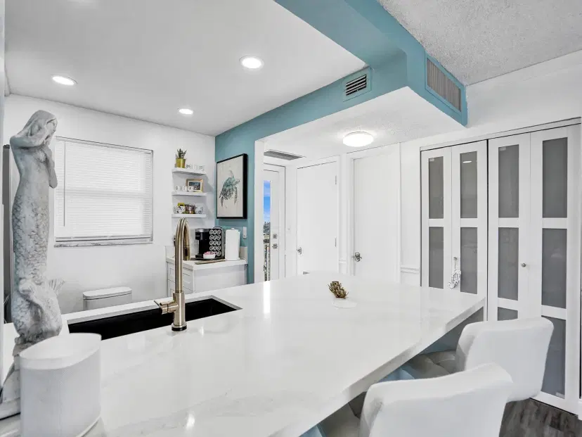 Picture of 801 S Federal Hwy 1004, Pompano Beach FL 33062