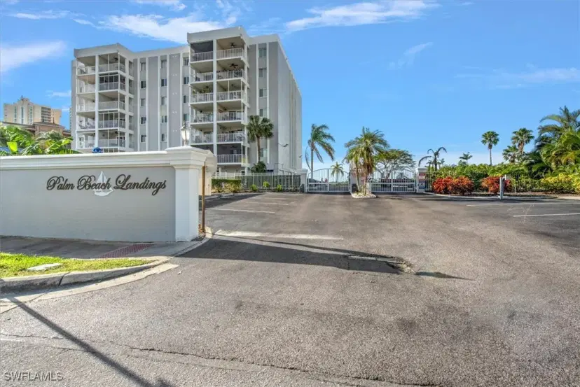 Picture of 2885 Palm Beach Blvd 507, Fort Myers FL 33916