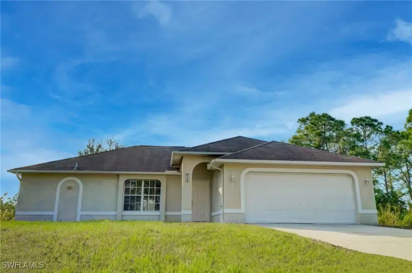 Picture of 934 Garnet Ave, Lehigh Acres FL 33974