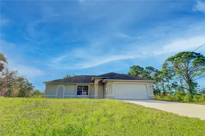 Picture of 934 Garnet Ave, Lehigh Acres FL 33974