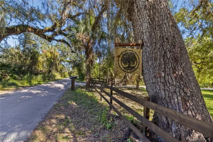 Picture of 17790 Caloosa Rd, Alva FL 33920