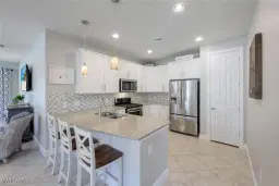 Picture of 7602 Jacaranda Ln, Naples, FL 34114