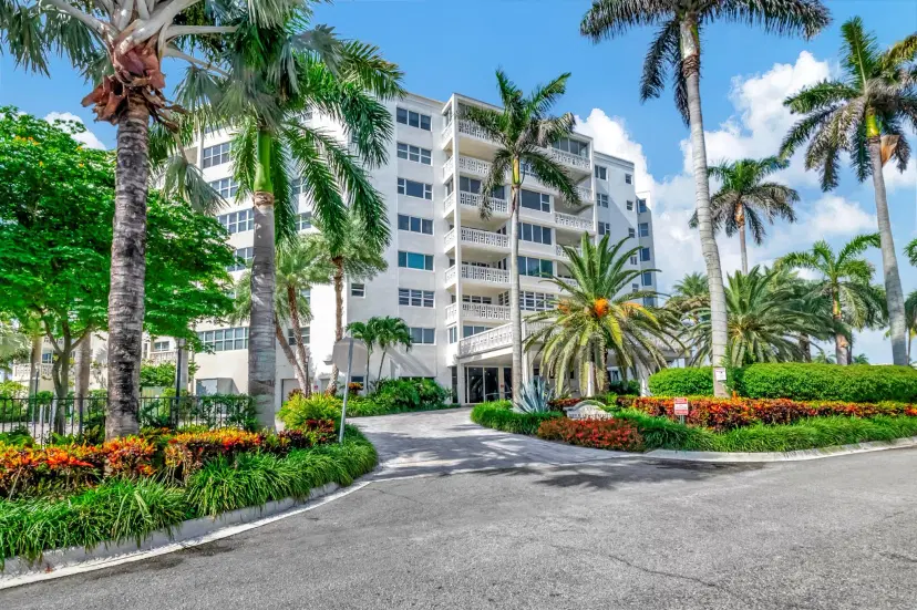Picture of 1000 Lowry Street 7D, Delray Beach FL 33483