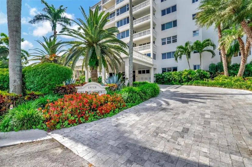 Picture of 1000 Lowry Street 7D, Delray Beach FL 33483