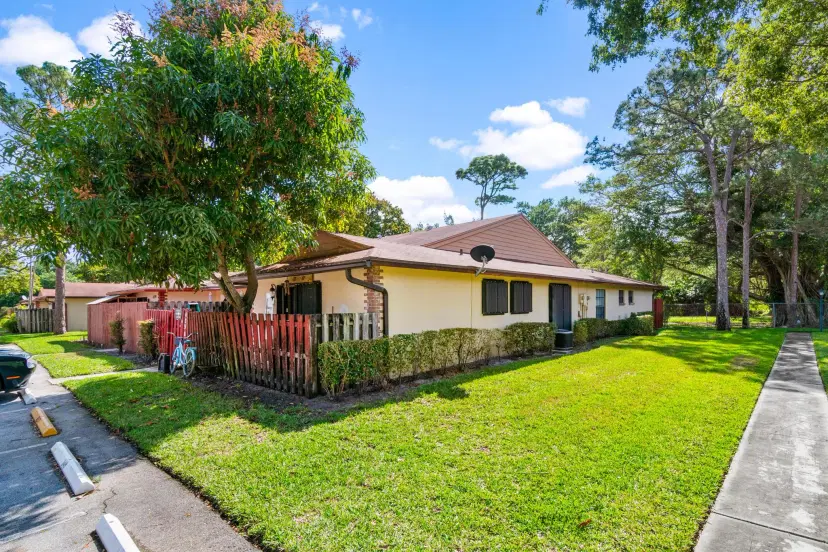 Picture of 4296 Woodstock Drive A, West Palm Beach FL 33409