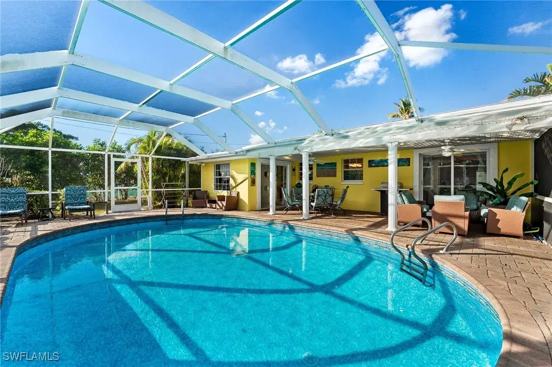 Picture of 714 Sharar Ct, Cape Coral, FL 33904