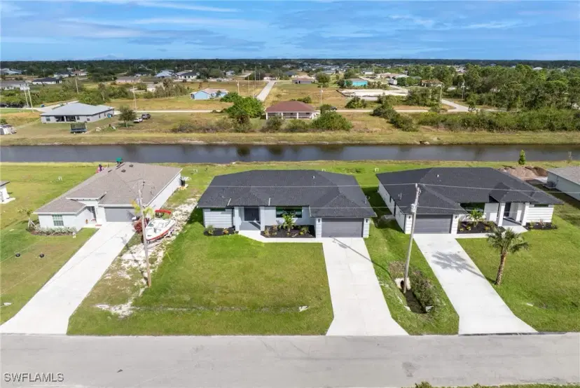 Picture of 385 Paulcrest Ave, Lehigh Acres FL 33974