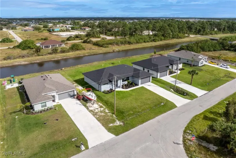 Picture of 385 Paulcrest Ave, Lehigh Acres FL 33974