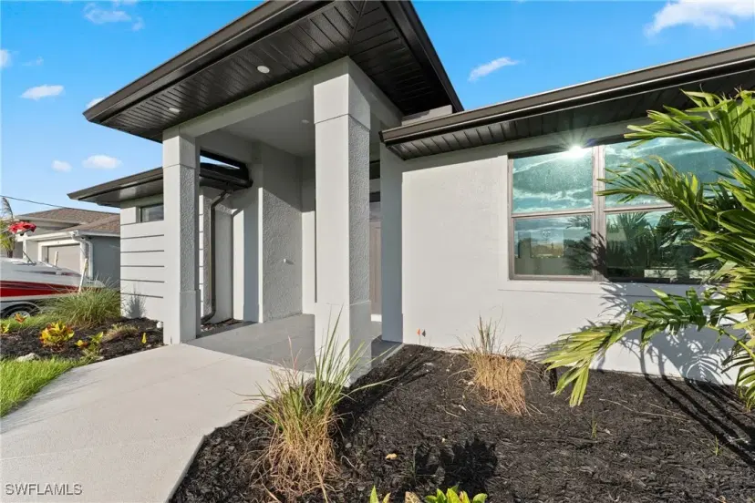 Picture of 385 Paulcrest Ave, Lehigh Acres FL 33974