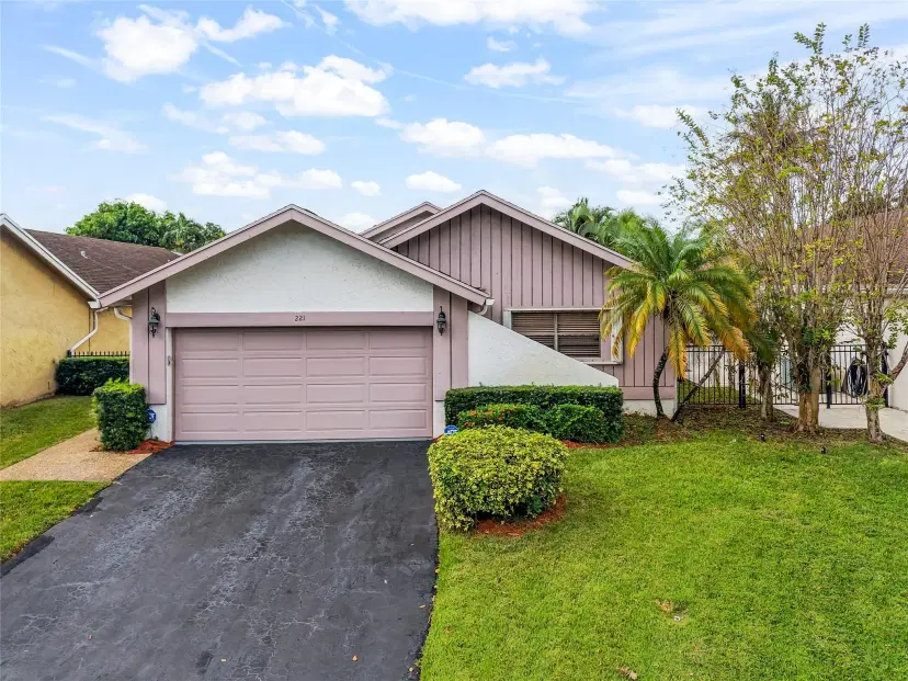 Picture of 221 SW 87Th Ter, Plantation FL 33324