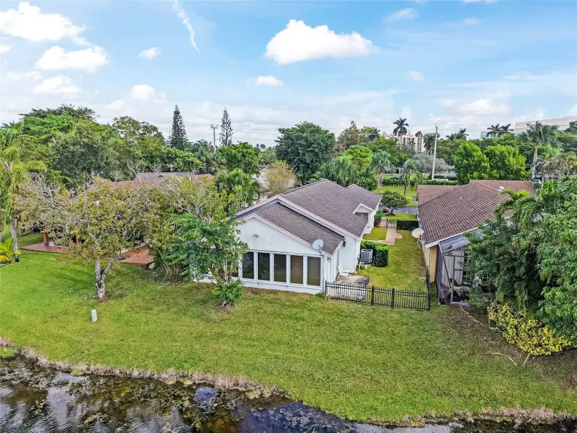 Picture of 221 SW 87Th Ter, Plantation FL 33324