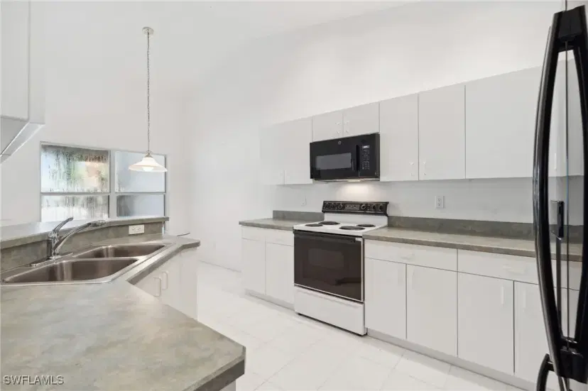 Picture of 24797 Lakemont Cove Ln 202, Bonita Springs FL 34134