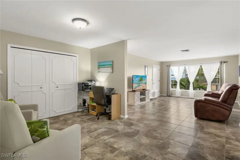 Picture of 1340 S Brandywine Cir # 3, Fort Myers FL 33919