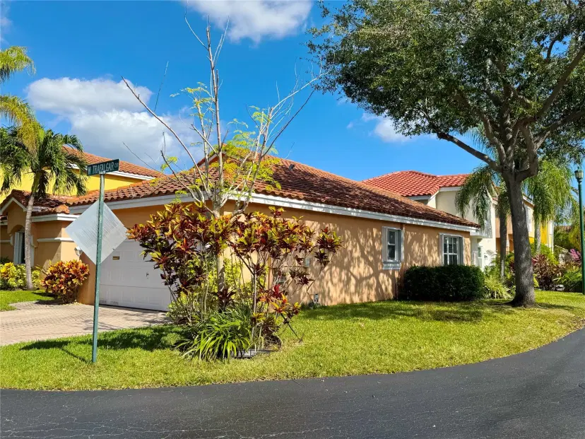 Picture of 1585 S Trafalgar Cir, Hollywood FL 33020