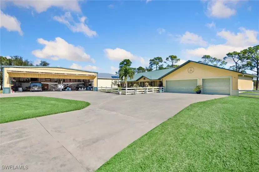 Picture of 18812 Baseleg Ave, North Fort Myers FL 33917