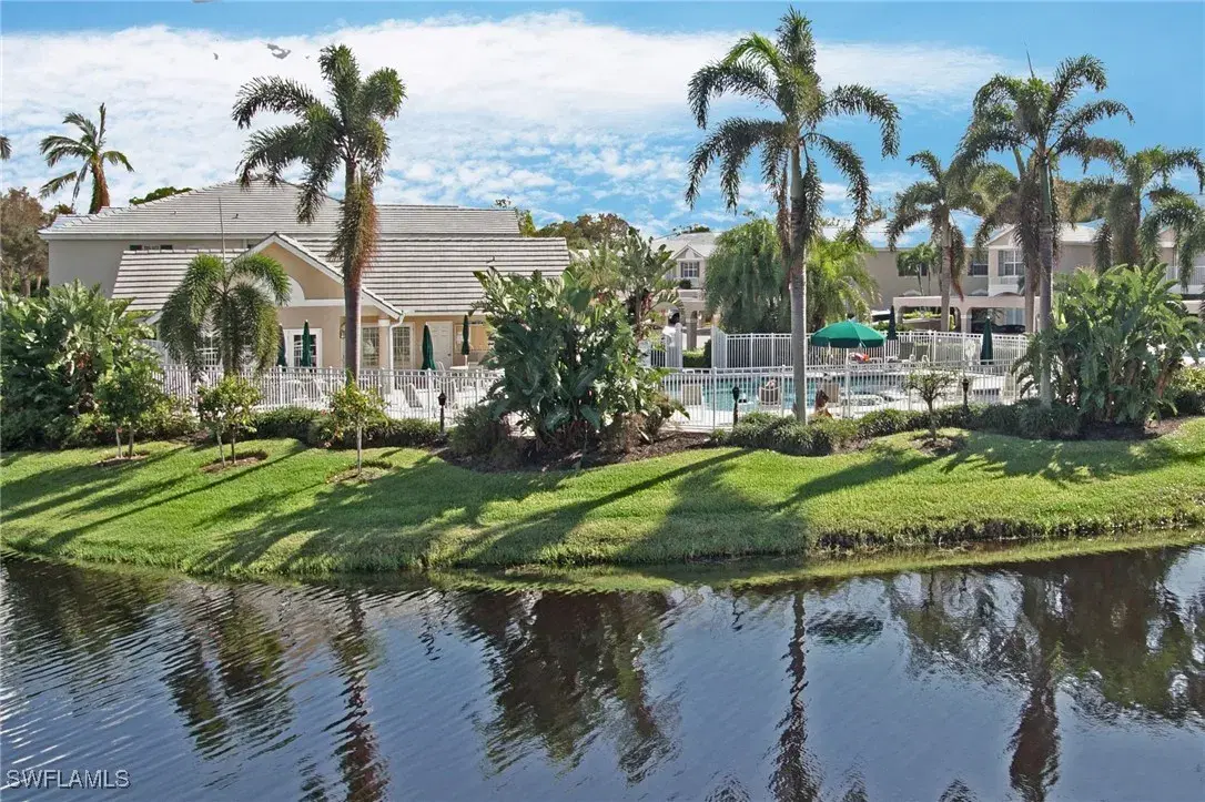 Picture of 800 L Ambiance Cir 8-202, Naples, FL 34108