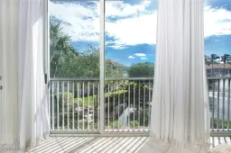 Picture of 800 L Ambiance Cir 8-202, Naples, FL 34108