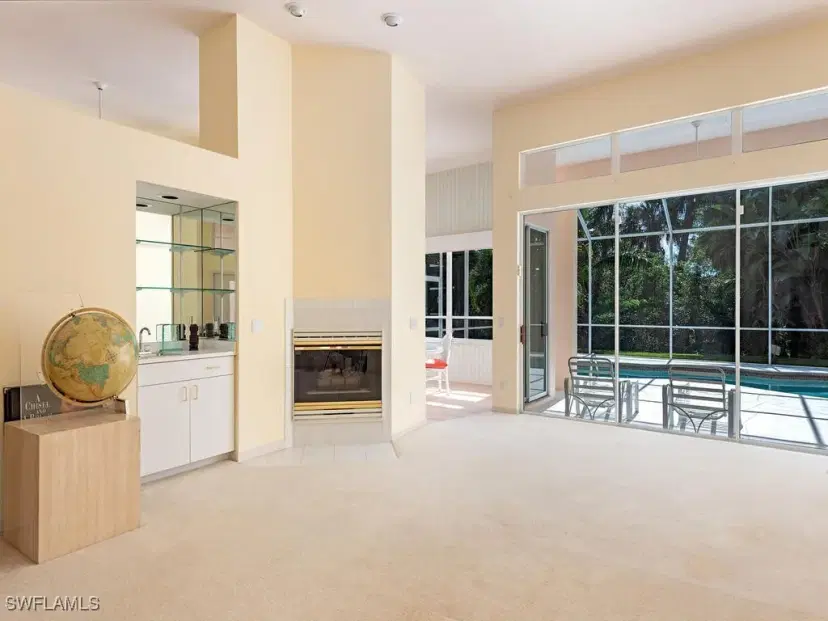 Picture of 584 Eagle Creek Dr, Naples FL 34113
