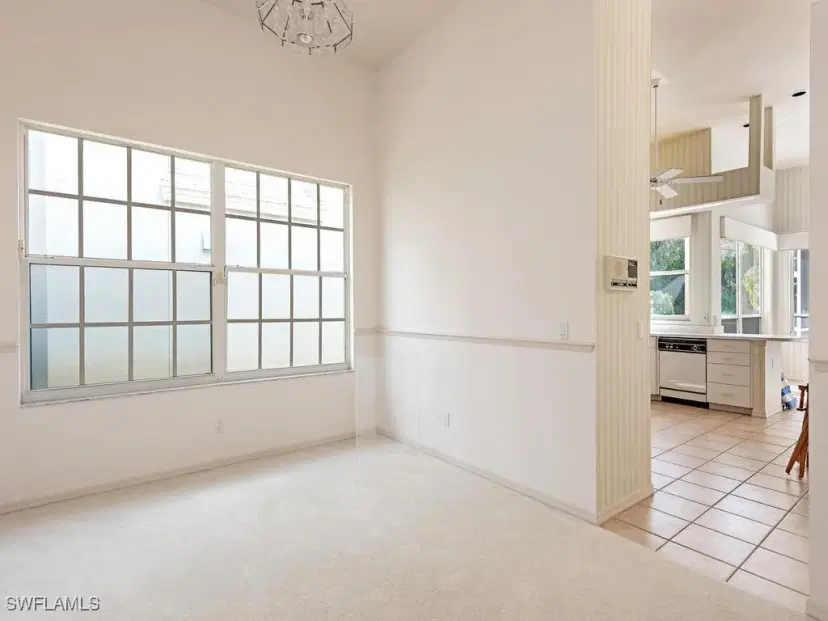 Picture of 584 Eagle Creek Dr, Naples FL 34113